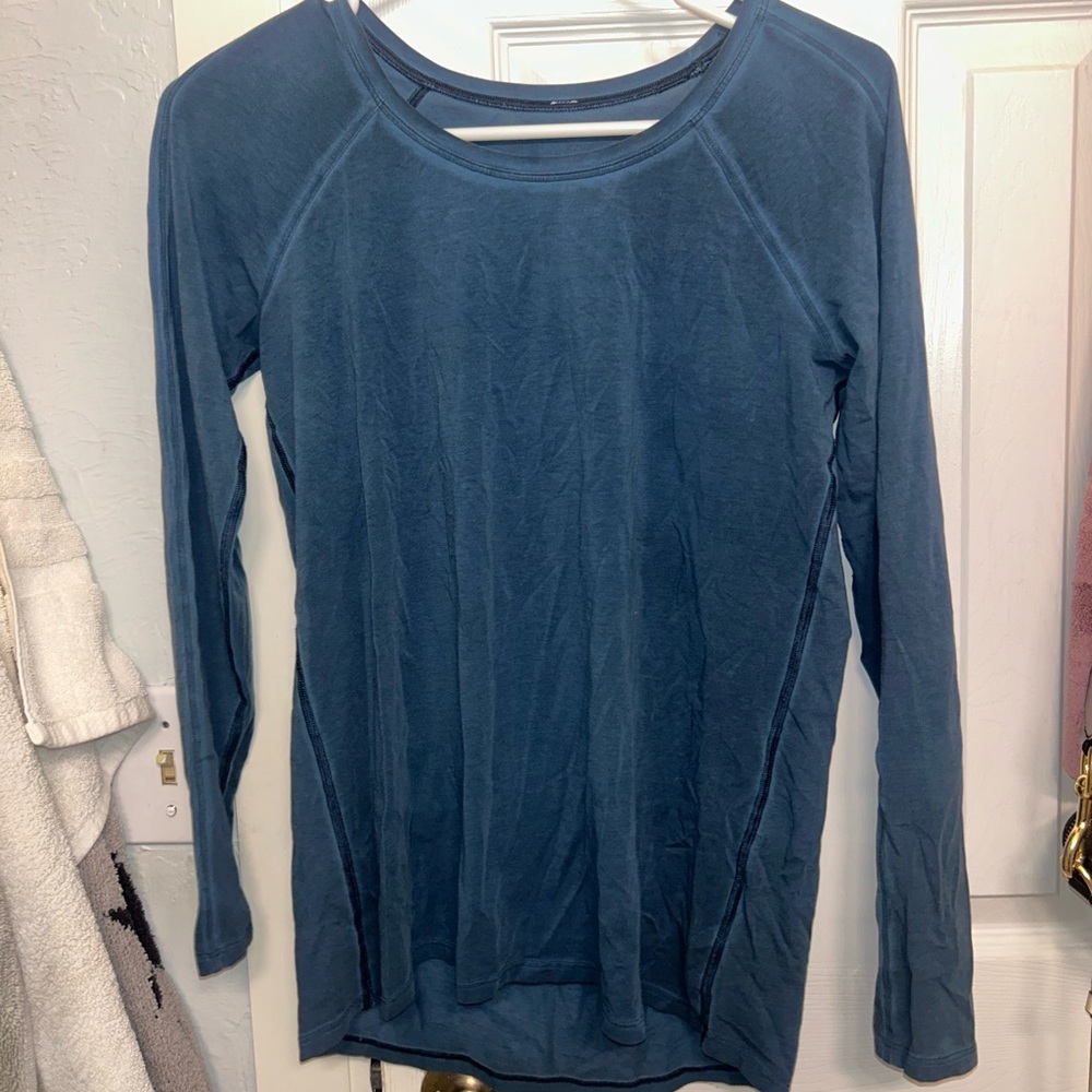 blue lululemon long sleeve